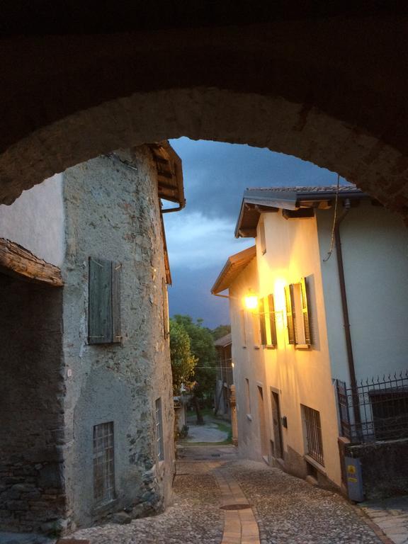 B&B Il Portico Del Conte Bosisio Parini Buitenkant foto