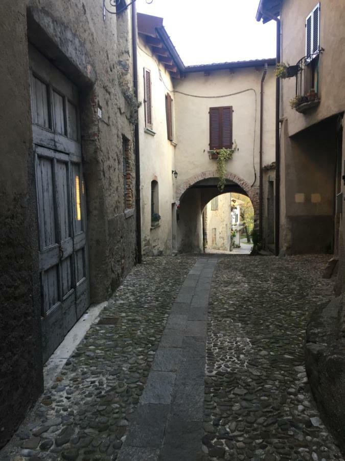 B&B Il Portico Del Conte Bosisio Parini Buitenkant foto